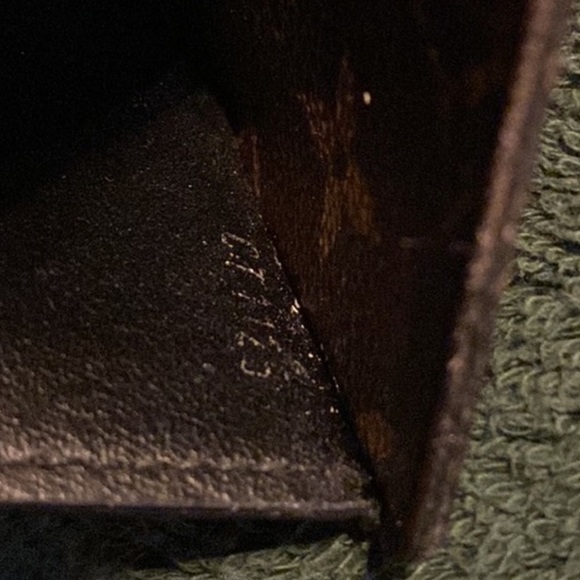 Authentic Louis Vuitton in excellent used condition - Picture 4 of 4